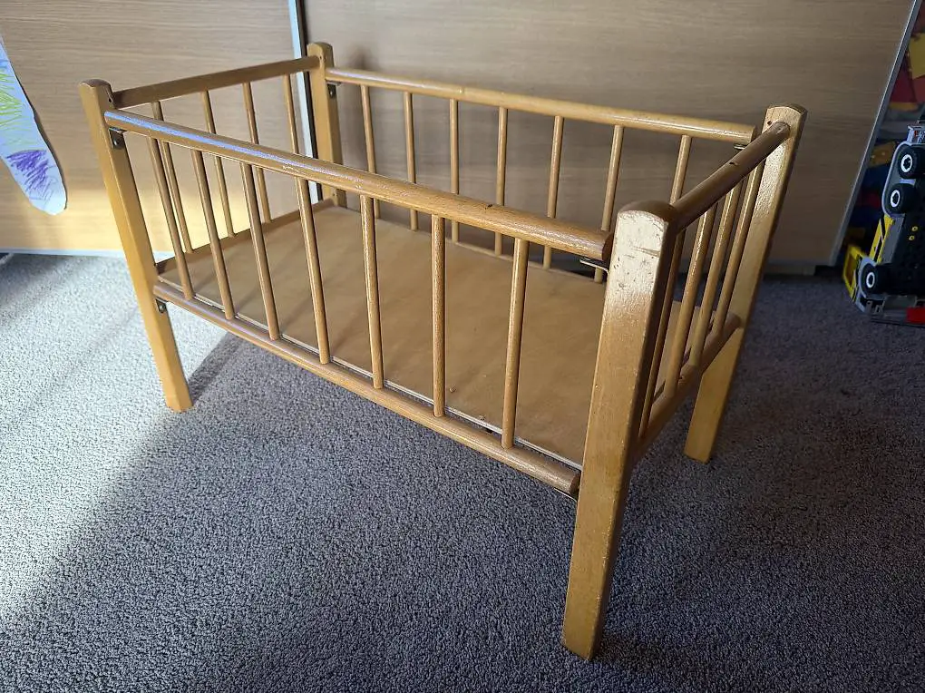 Puppenbett Bäbibettli