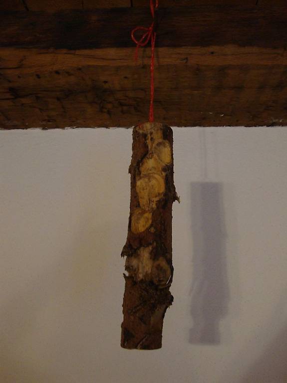 Futterstation für Vögel aus Holz / Ganzjahresfütterung