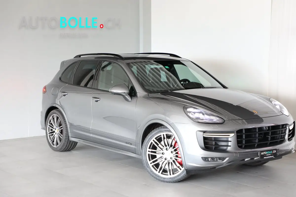 porsche cayenne gts