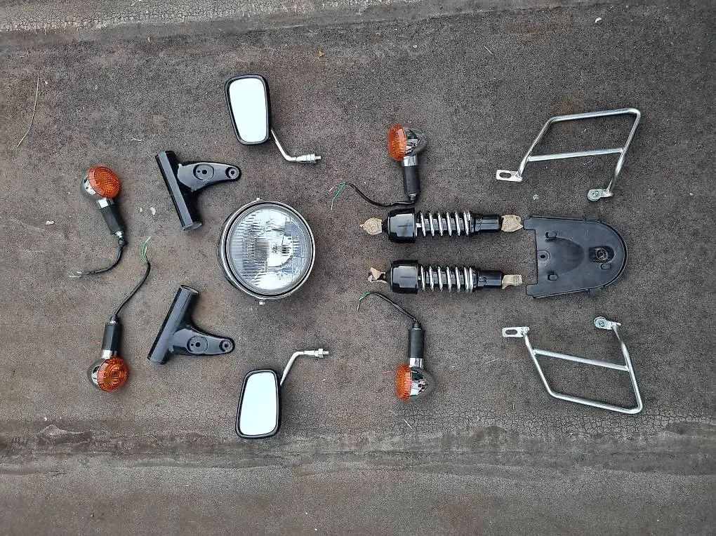 Kawasaki W650 Originalblinker, Scheinwerfer, Spiegel etc.