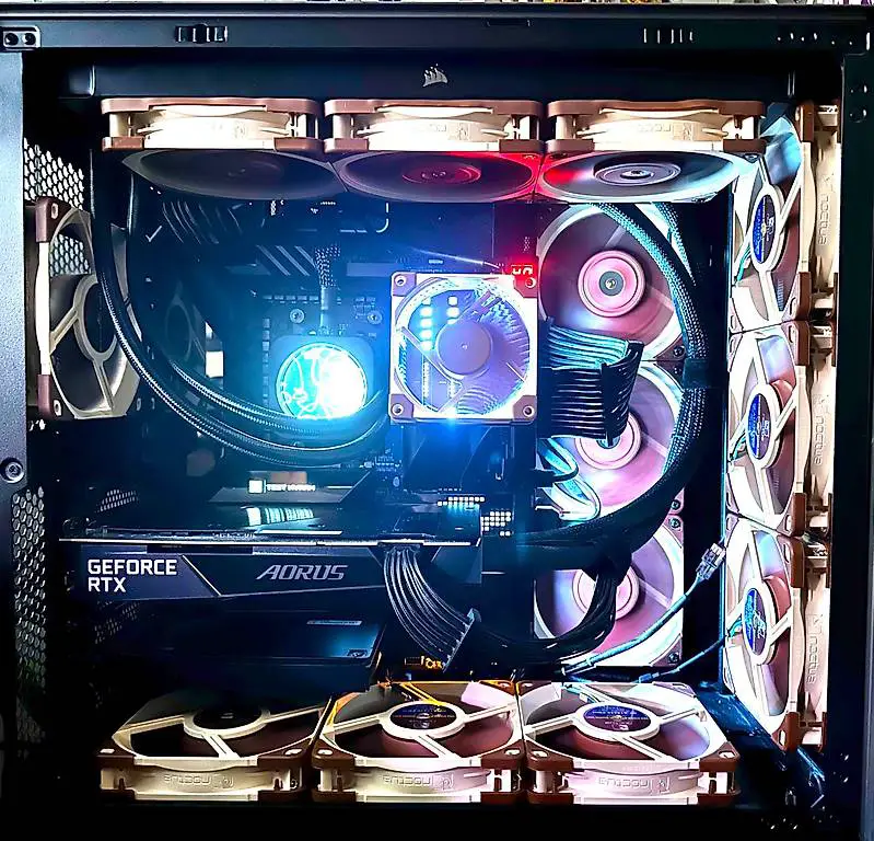 Gigabyte Nvidia RTX 4090 Waterforce AIO / Wasserkühlung