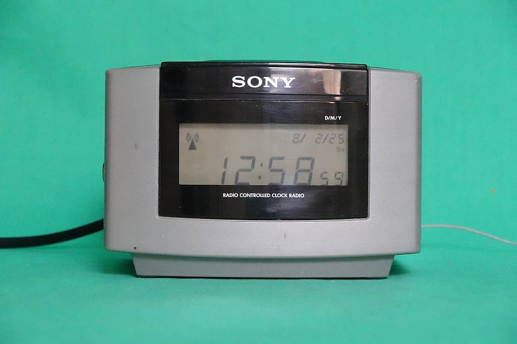 Radiowecker Funkwecker Sony ICF-C50L