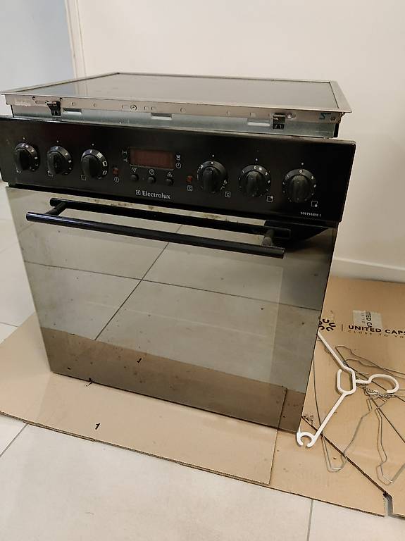 Four encastrable + plaque vitrocéramique