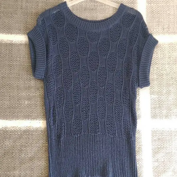 schöner, blauer, kurzarm Pullover XS C&A, neu