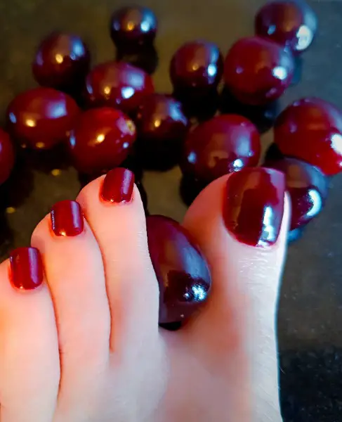 Hübsche nordische Fuss Göttin