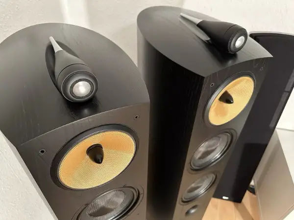 B & W Nautilus 803 N Bowers Wilkins High End