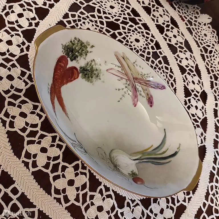 Vassoio di porcellana dipinto a mano