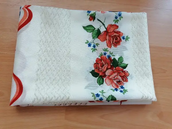 Stoff mit Blumen für Tischdecke 211X176