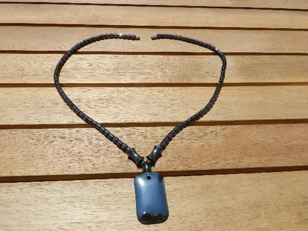 Hämatit Halskette mit Anhänger, Länge ca. 48 cm