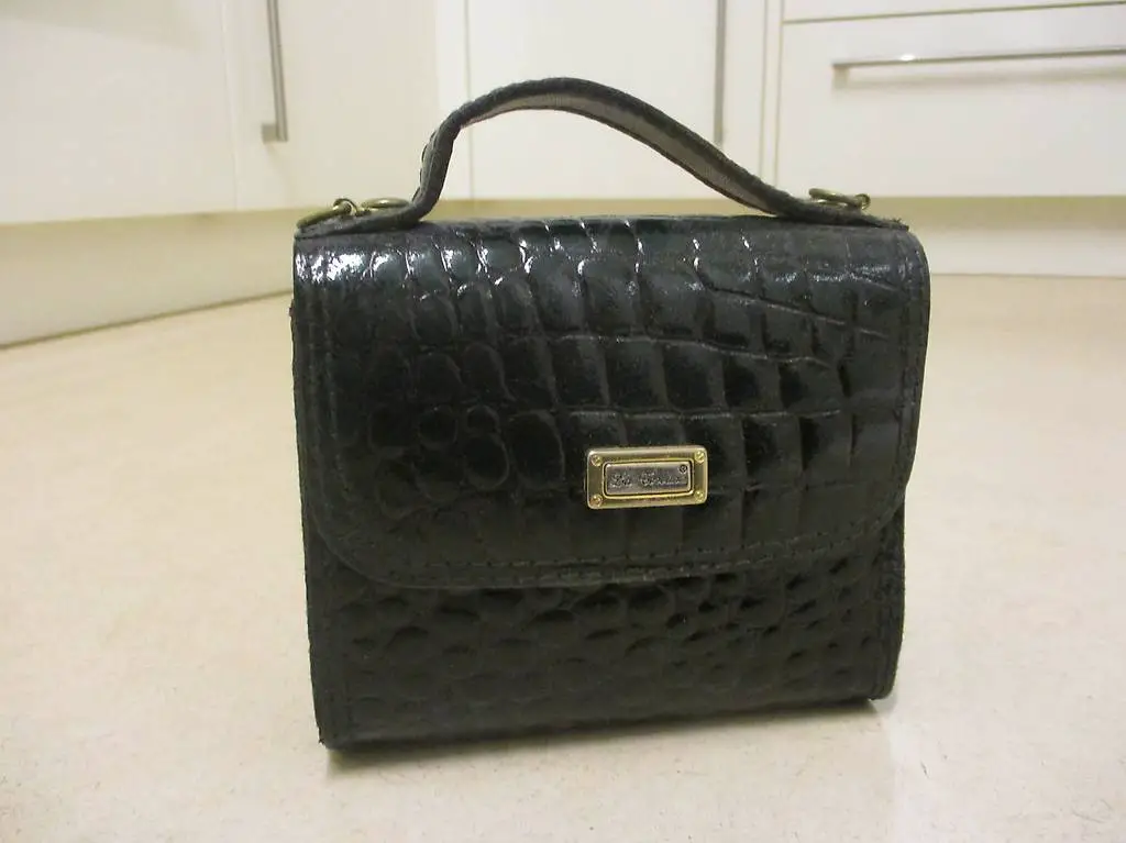 Abendtasche Gala-Tasche La Toscana dunkelgrün Kroko-Optik