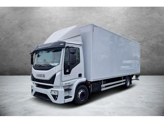 IVECO, ML150E28FP, Kunststoffkoffer isoliert