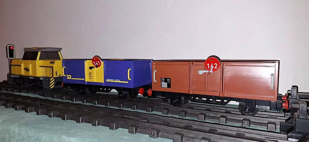 Güterwagen Playmobil 4114 blau-gelb ODER 4110 braun