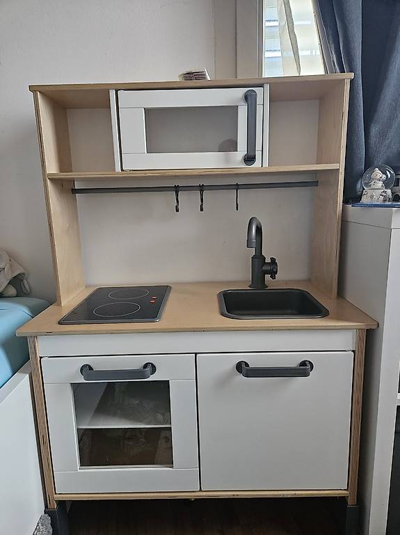 Kinderküche mit Zubehör