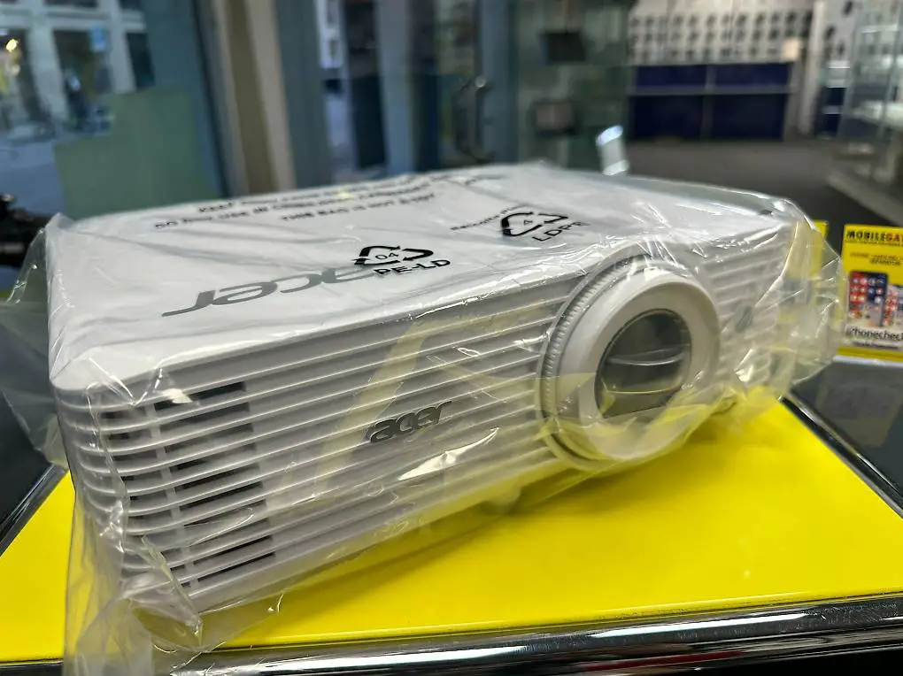 Acer Beamer Projektor H6815ATV 4K, 4000 lm