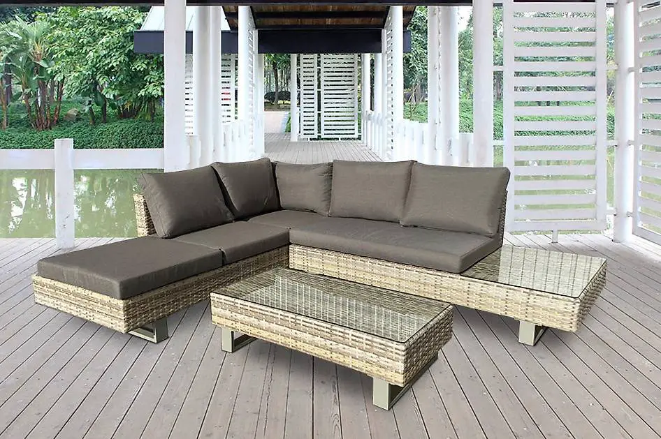 Rattan Lounge mit Liege