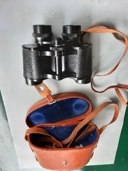 Älterer Feldstecher