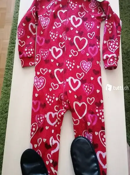 Overall jumpsuit Pyjama rot 4-6y zue Füsse