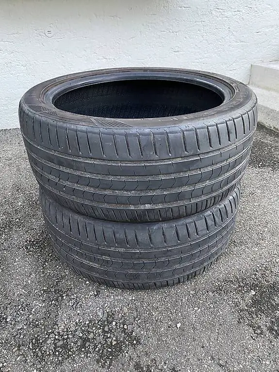 2 x 235/40/18 Vredestein Sommerreifen