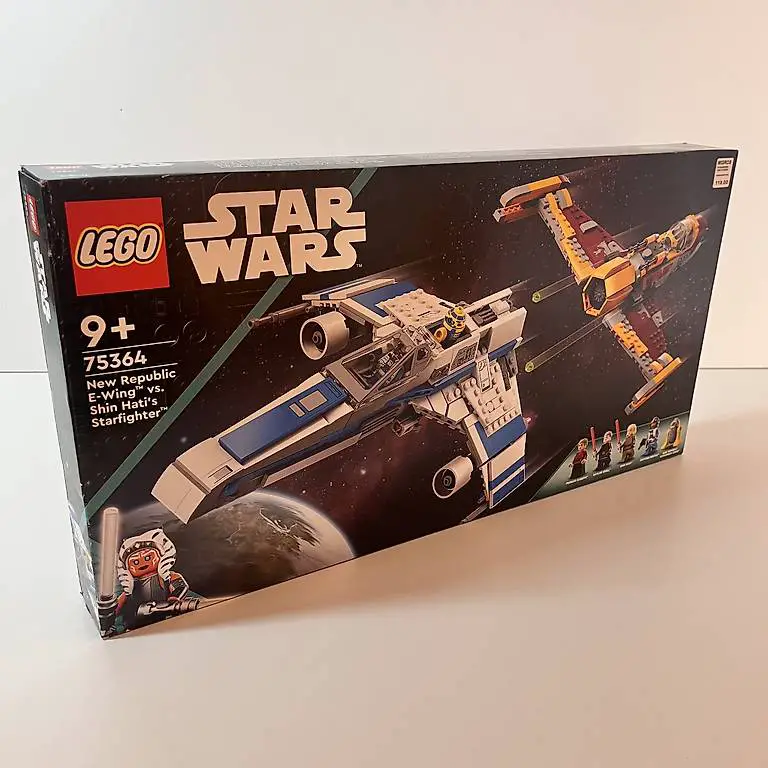 LEGO® 75364 New Republic E-Wing vs. Shin Hatis Starfighter