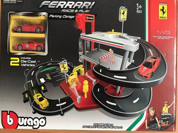 Parkhaus Ferrari Race und Play