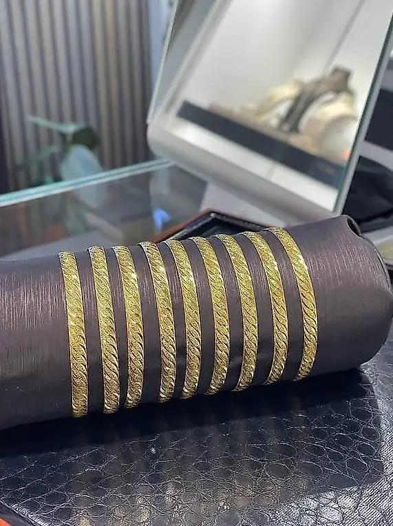 9x Armreif Gelbgold 916/22K 106.90g