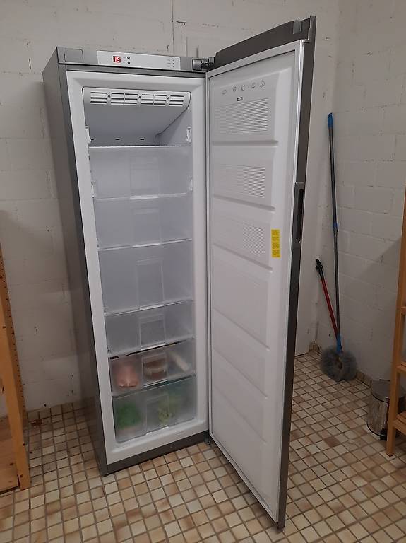 *Reserviert* Tiefkühler Tiefkühlschrank
