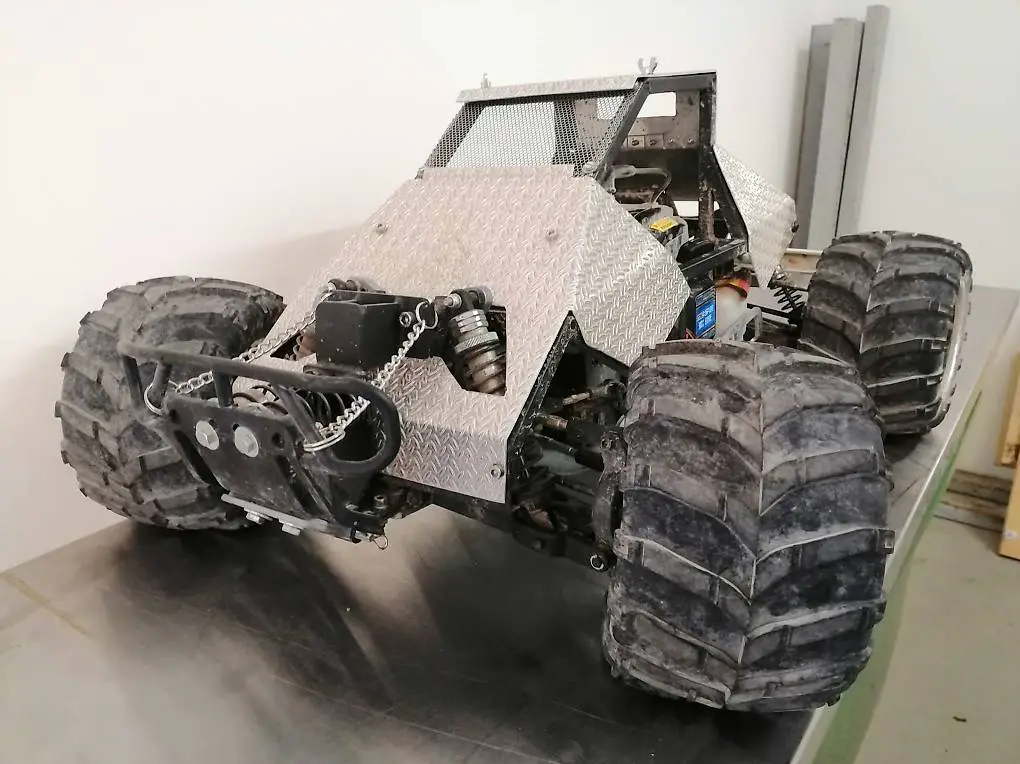 Ferngesteuertes Auto