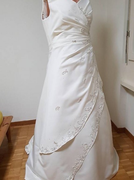 Neues Brautkleid Grösse 54