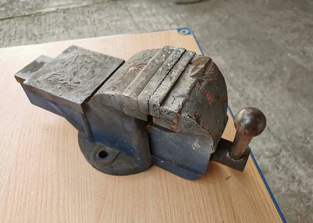 Schraubstock Nr. 101