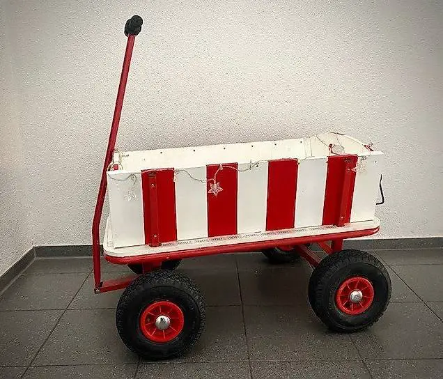 Bollerwagen rotweiss