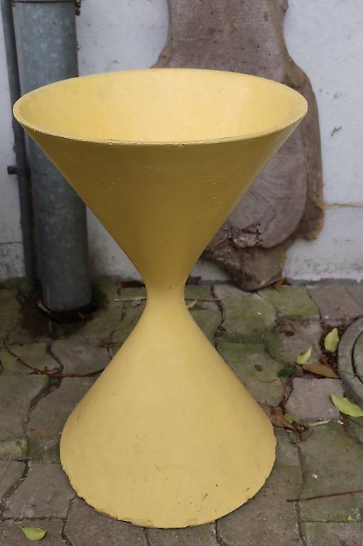 Eternit Spindelpflanzentopf (gelb)