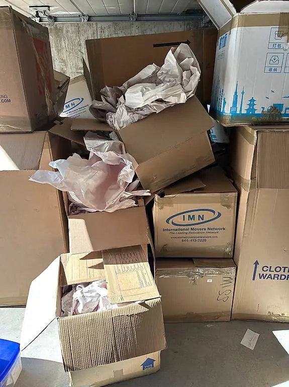 Umzugsboxen jede Menge