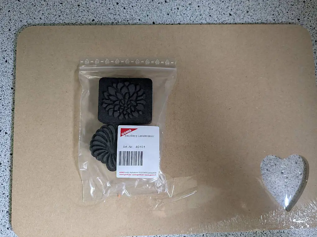 Dekoschild mit Herz inkl. Stempelkissen von Gonis