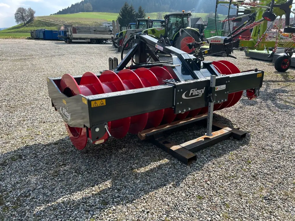 Fliegl 3.0m Silowalze zur Silageverdichtung
