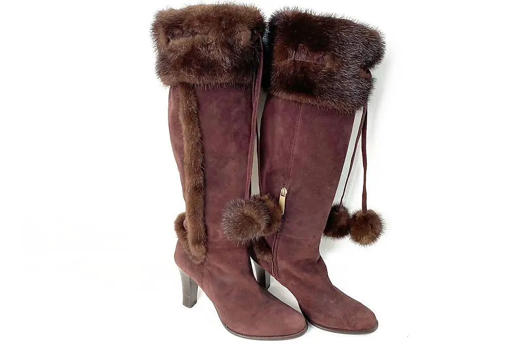 Bally Stiefel aus Nubuk mit Nerzbeschlag