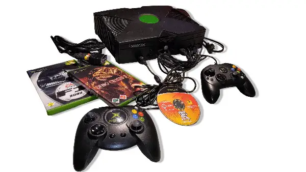 Xbox Konsole mit 2 Controllern 3 Spielen & Zubehör