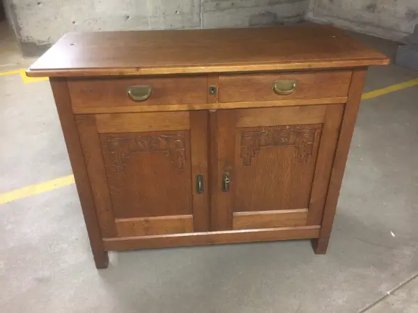 schöne antike Kommode Massivholz