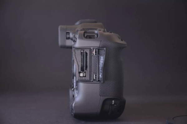 Canon EOS R3 24,0MP Spiegellose Systemkamera