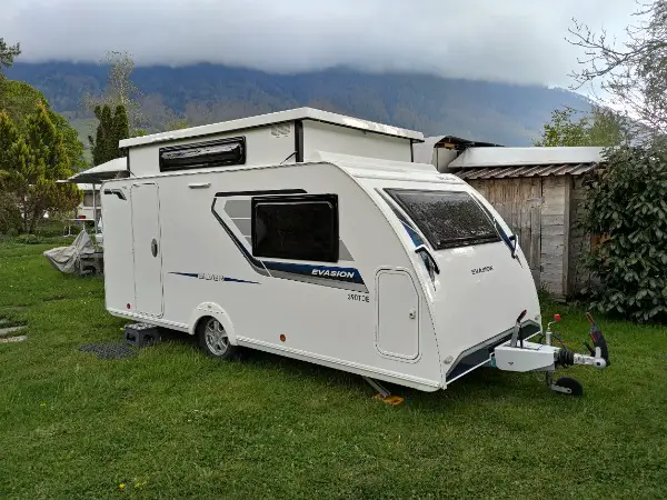 Gepflegter neuwertiger Silver Evasion 390 TDE Hubdach Mobilheim