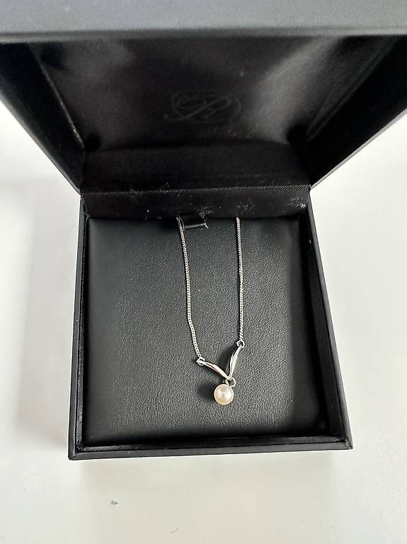 Silberkette mit Perle / Neu