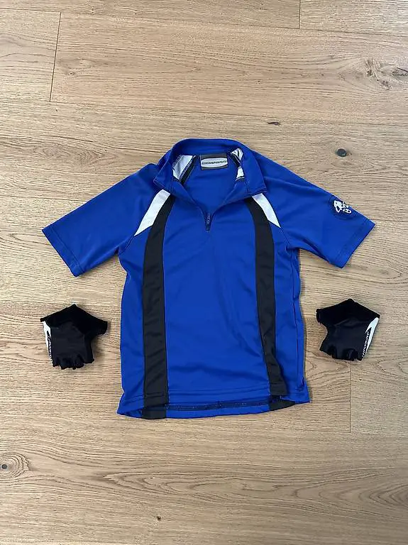 Veloshirt Fahrrad T-Shirt 128 und Handschuhe