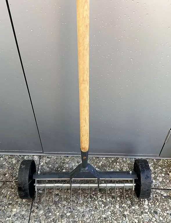 Vertikutierer Roller