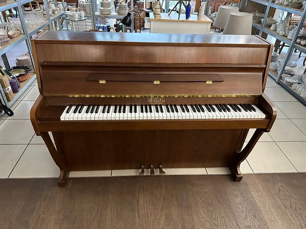 Erard-Klavier? Klassischer Klang und Elegantes Design
