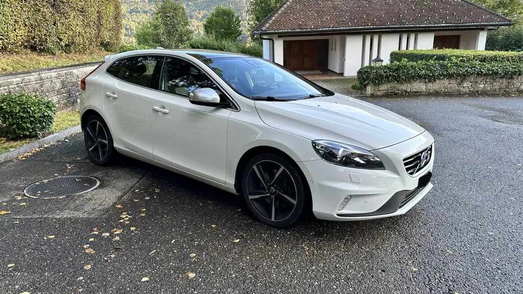 volvo v40 2.0 d3 r-design s/s