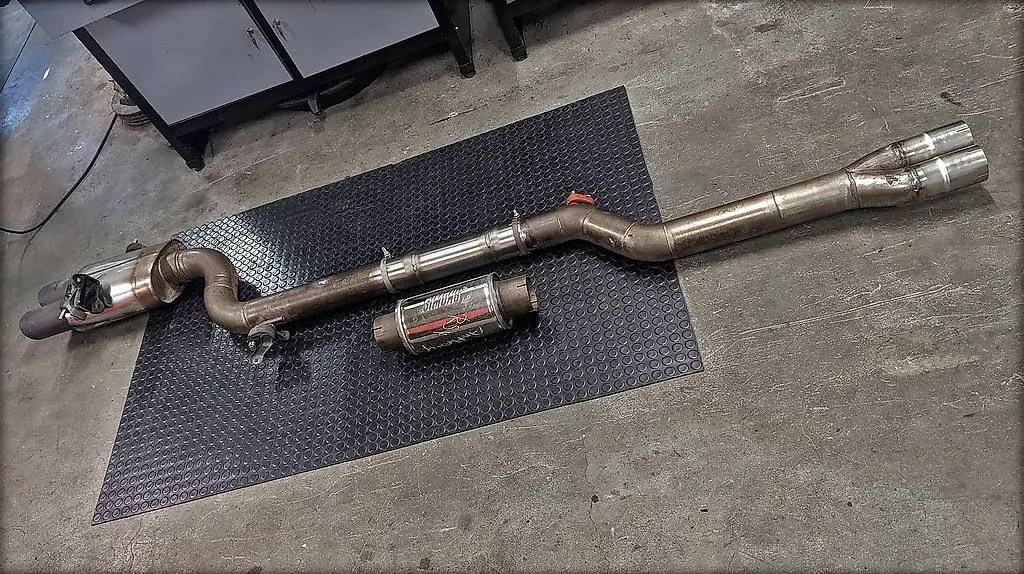 Audi RS4 B5 Motorsport Abgasanlage