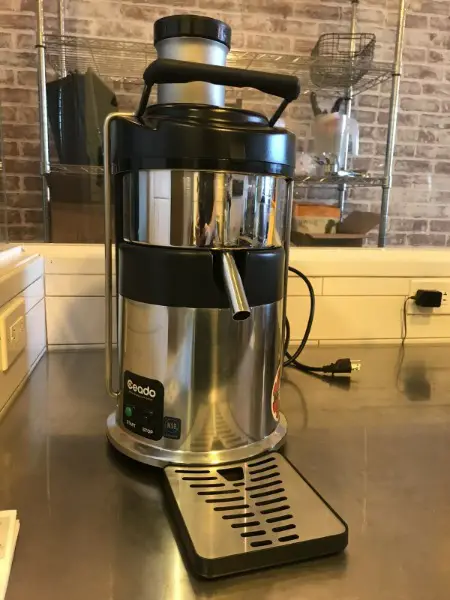 Presse-agrumes centrifuge haute puissance Ceado ES500