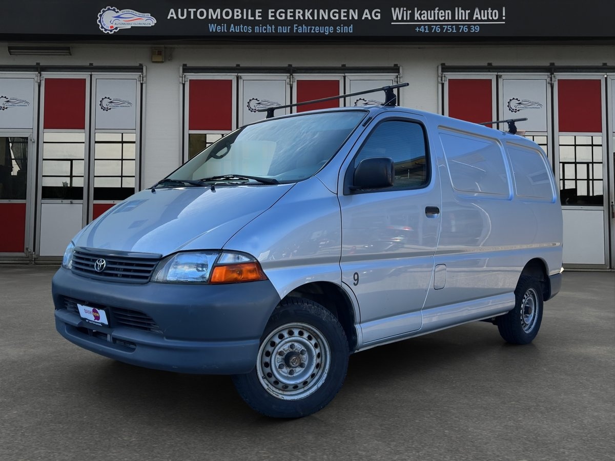 toyota hiace 2.7 van