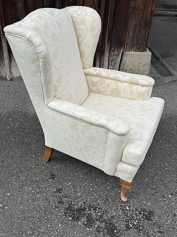 Ohrensessel creme beige gemustert, Louis Philippe Stil, Nuss