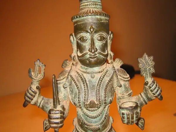 Khandoba, Bronzefigurine des 18. Jahrhunderts