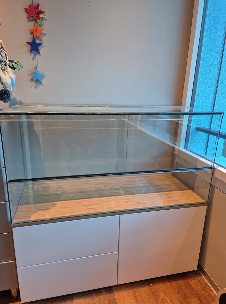 Hamstergehege / Terrarium mit Untermöbel & diversen Utensilien